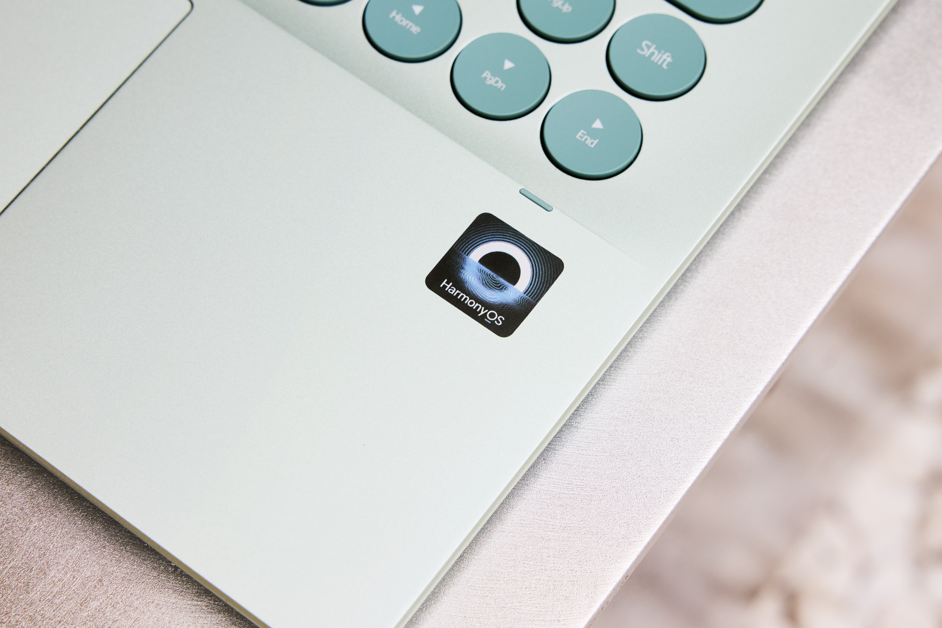 大家今天发布会是不是只顾着看华为的新手机了？有没有和我一样注意到今天的电脑新品—