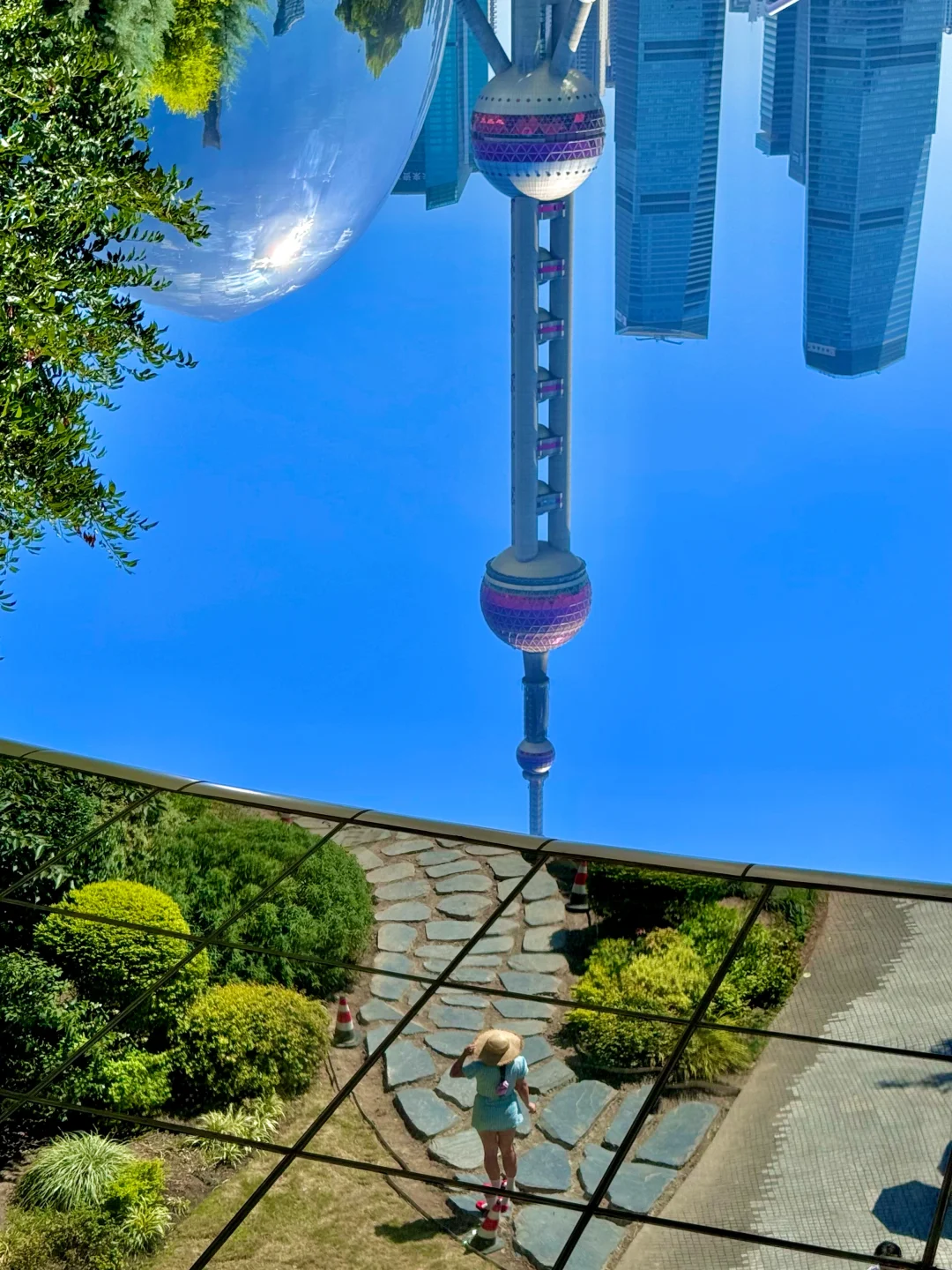 在上海北外滩拍到了颠倒世界📍live附机位