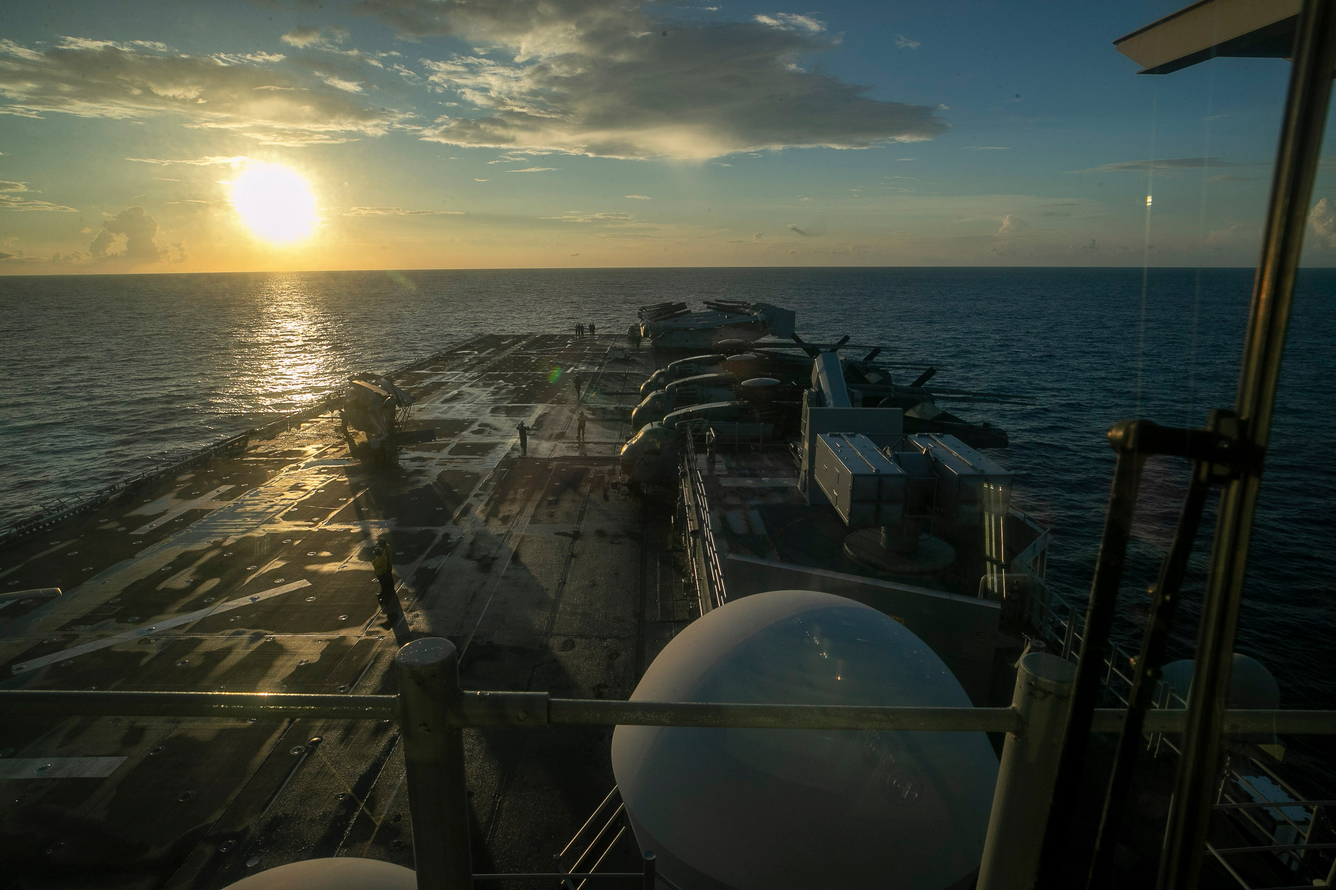 【#伊朗称打击美的黎波里号两栖攻击舰#，迫使其撤退至印度洋南部深处】当地时间6日