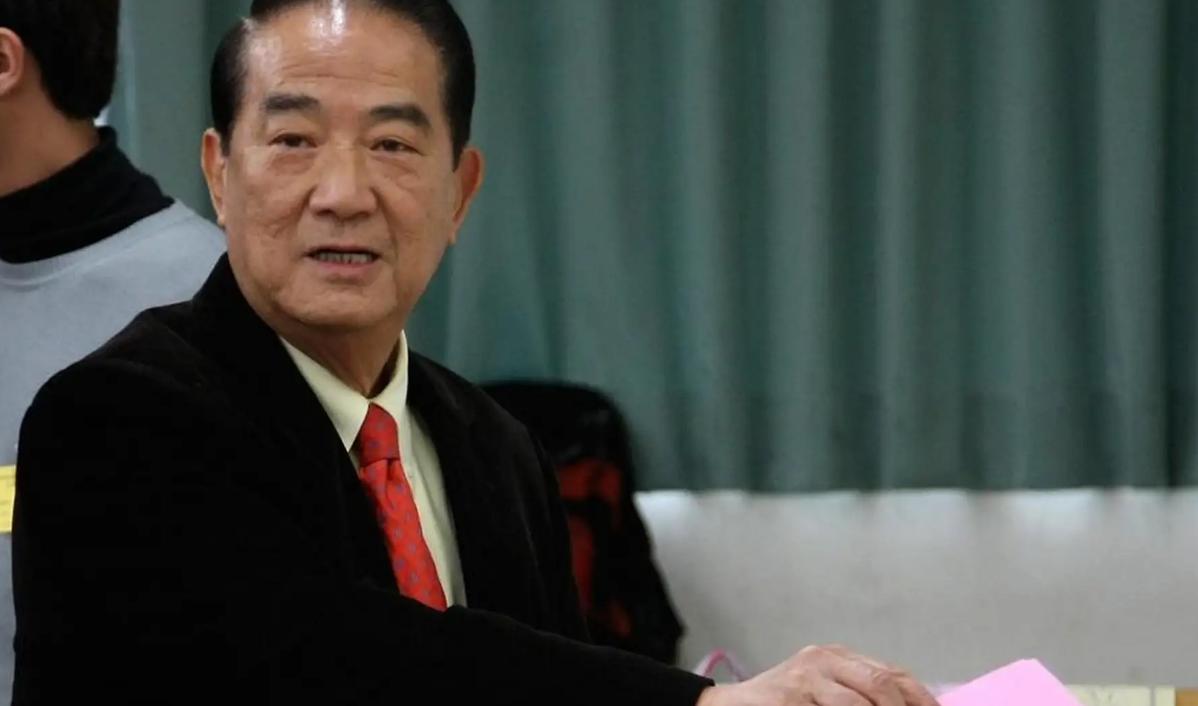 回看宋楚瑜这些年的政坛轨迹，他在岛内处境逐渐尴尬并非偶然。

国民党不接纳，民进