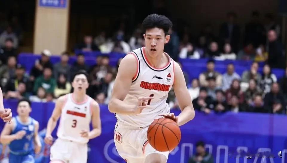 CBA今晚收官，三个感概：
1.广东队在常规赛第三阶段战胜过辽宁、广厦，保持全胜