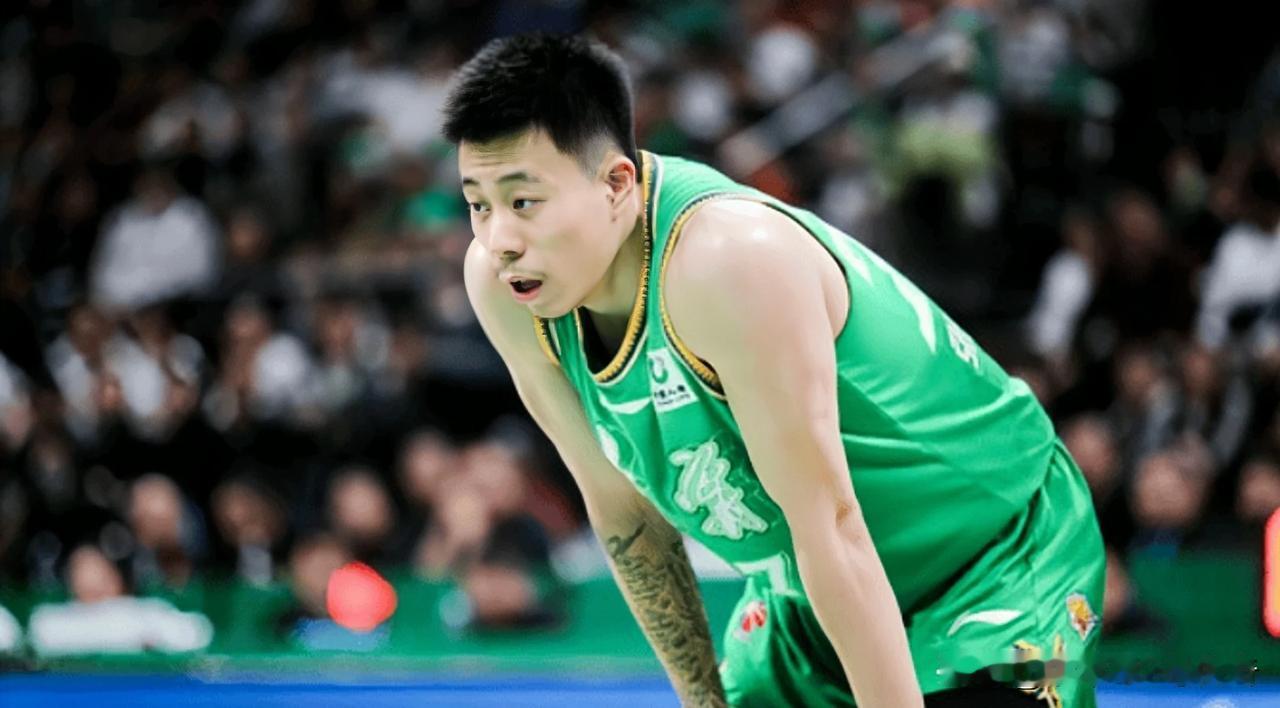 辽宁男篮球员张镇麟将在对阵天津男篮的比赛当中迎来赛季首秀，据媒体人导演我躺那透露