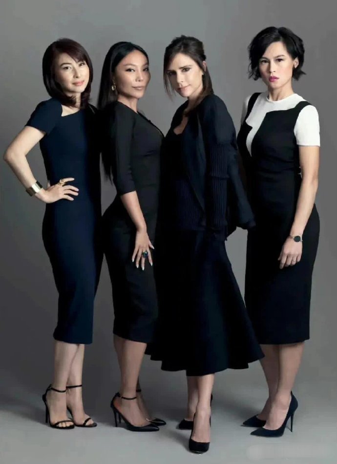 合影中郭晶晶的气质是不是最出众的？ ​​​