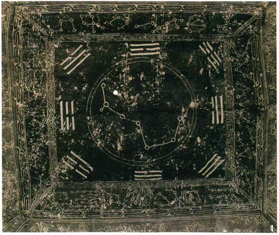 辽国独特的一份天文图耶律隆祐墓志是辽代考古的一项重要发现，其墓志盖上精美的天文图