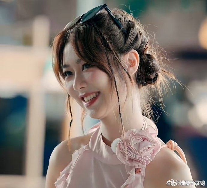 薛凯琪演唱会登腾讯音乐财报 看了薛凯琪演唱会，她在舞台上的表现力太绝了。快歌时活