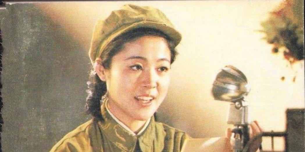 1979年，我国女翻译刘禄曾在美国访问期间，突然发现一名美国男子一直盯着她看，几