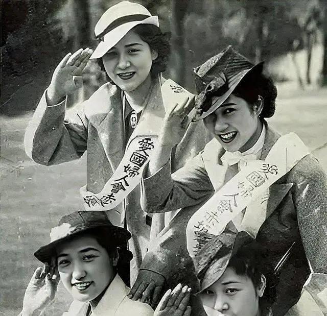 1945年，日本将20万日本慰安妇遗弃在东北，后来至少有11万人嫁给了当地老百姓