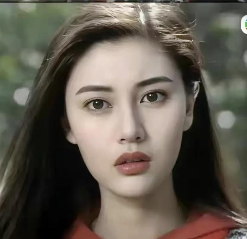 什么叫做自然美，李嘉欣来告诉你，一切都是原生态的，绝美精致，巧夺天工，如雕刻一般