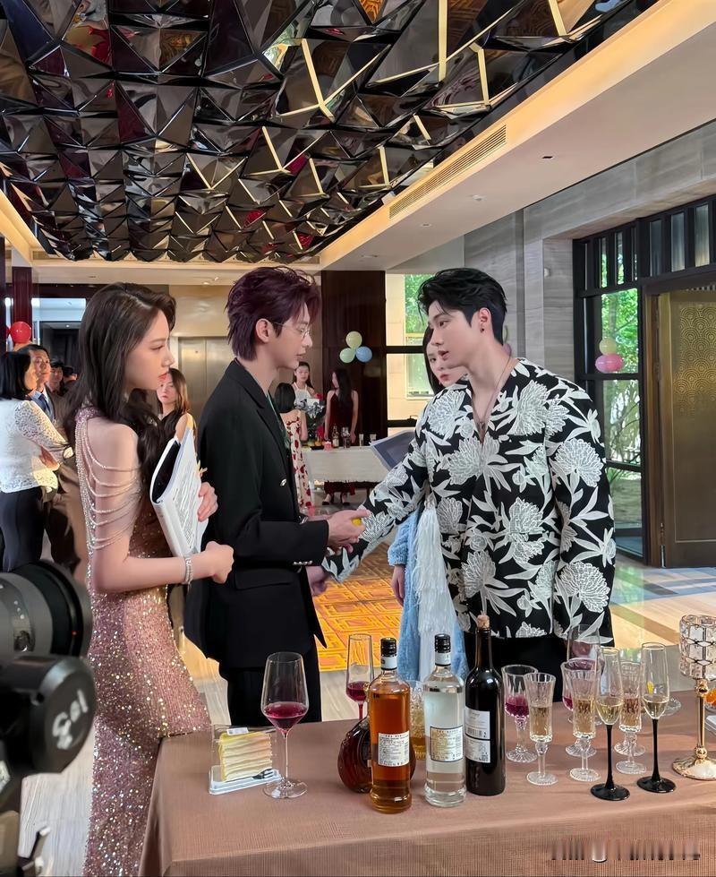 你会付费看微短剧吗当然不会，我感到是花在冤枉钱，不值，另外也没条件。