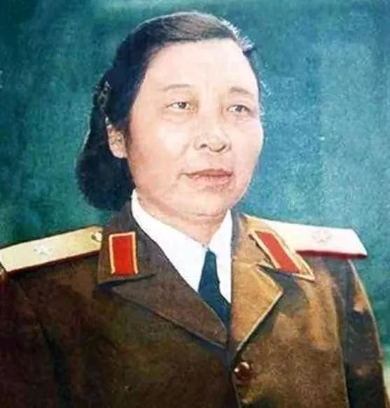 1955年，开国女将军李贞回乡探亲，遇到了打骂她的第一任丈夫古老三，当二人再相见
