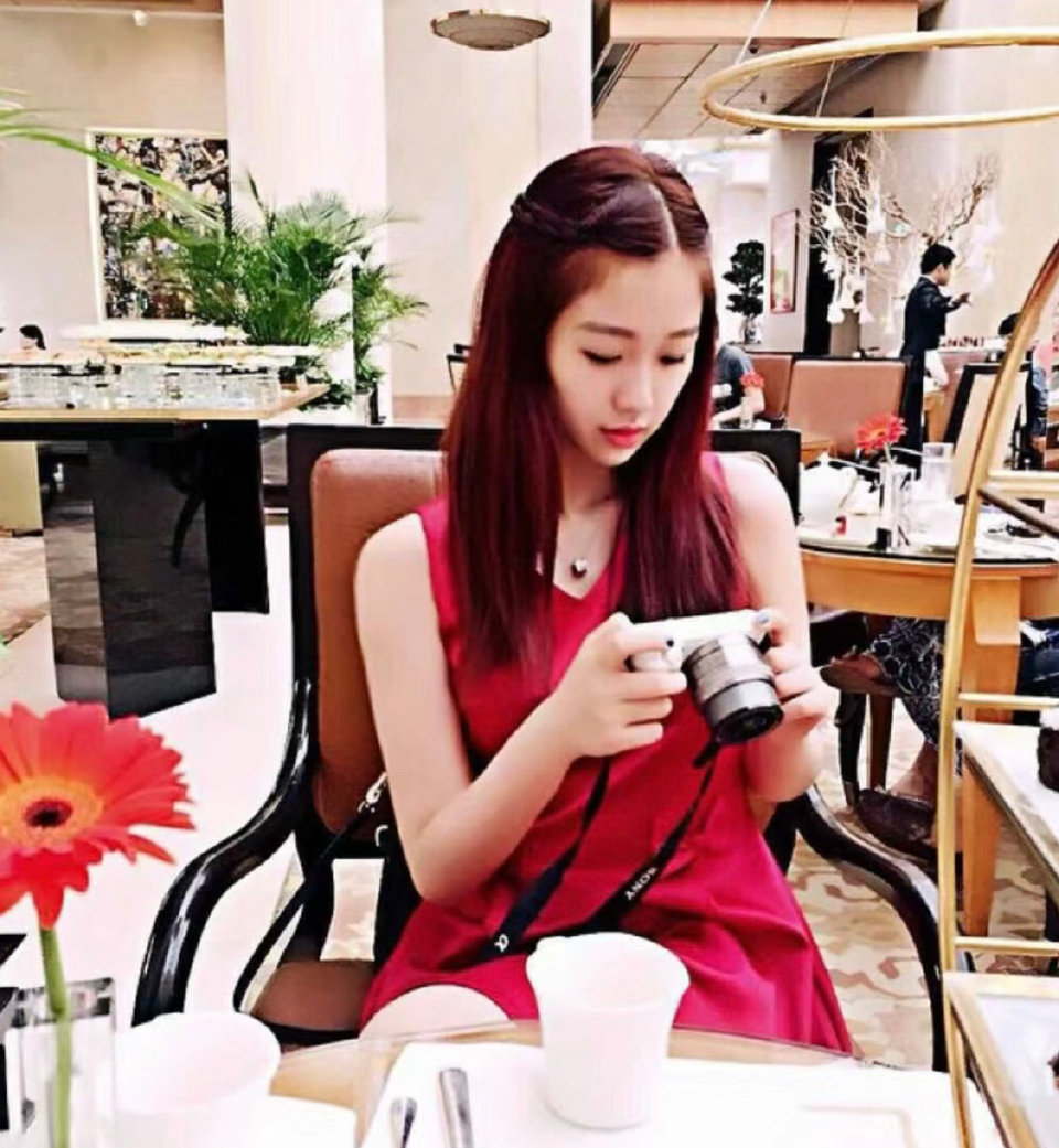 虞书欣是内娱少有的素人时期的气质比现在好的。 ​​​