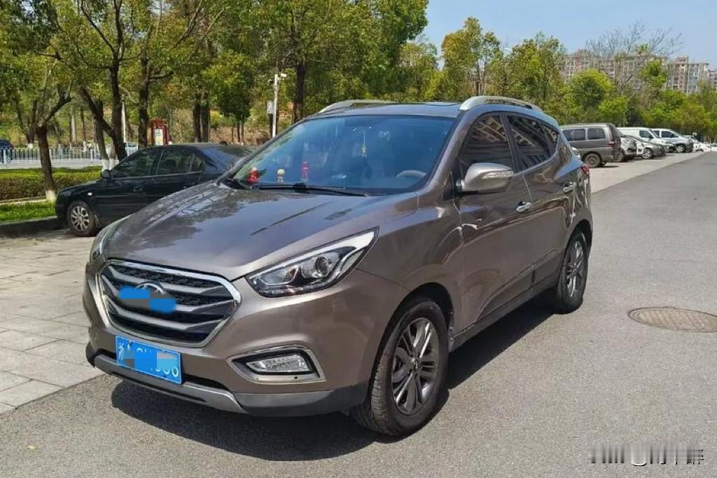 从今往后，不管是亲戚还是朋友，只要有人来借车，一概不借！
大前天，有位前同事登门