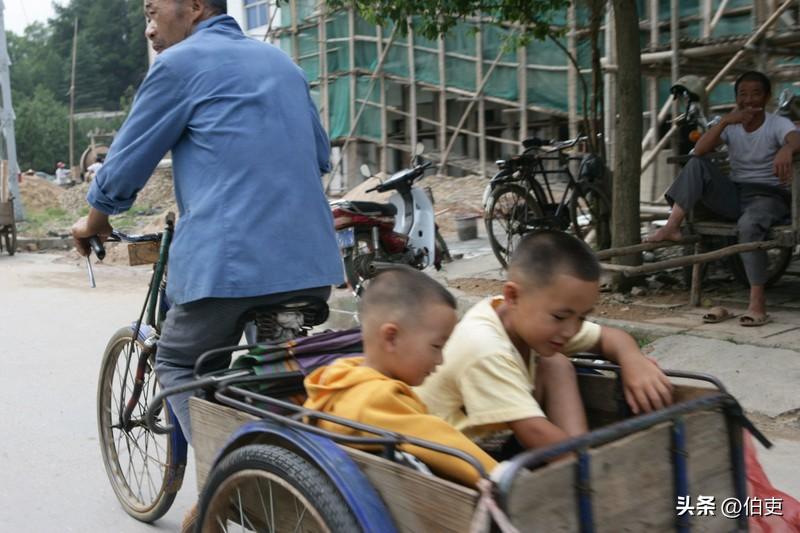 人辛苦活一辈子，图啥呢？
        咱中国人过日子，老辈人早就把 “活一辈