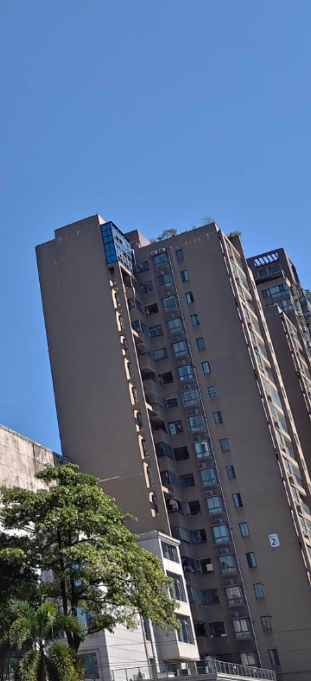 银行取款被问用途，是不是有点过分？
你取个钱，还非得问你干啥用，真当自己是福尔摩