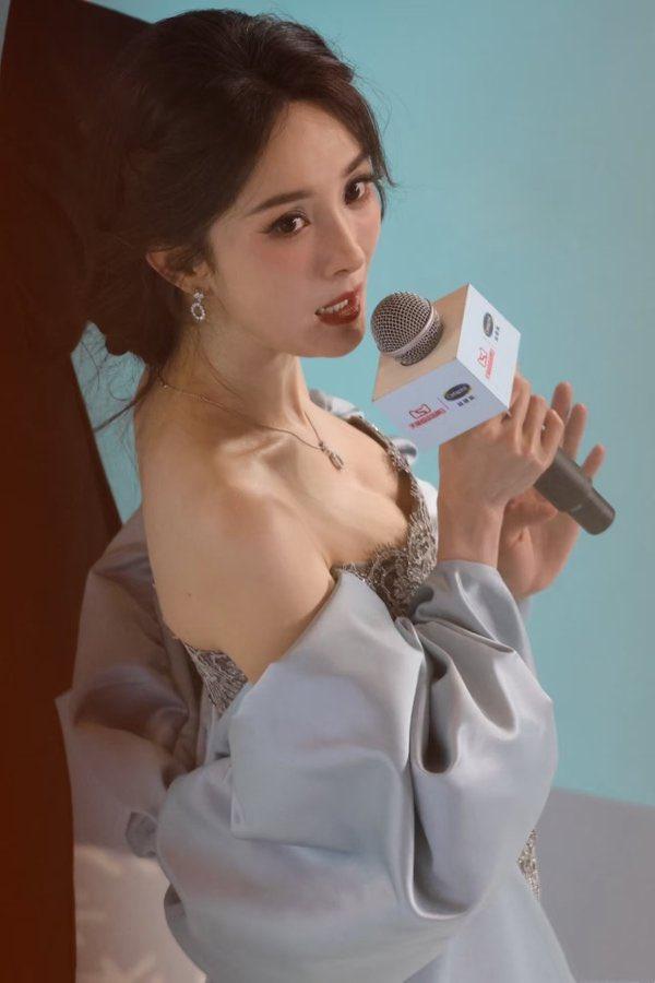 杨幂最近几年好像都不怎么出演电视剧了，
真正的转成幕后做资本了。
第一次知道杨幂