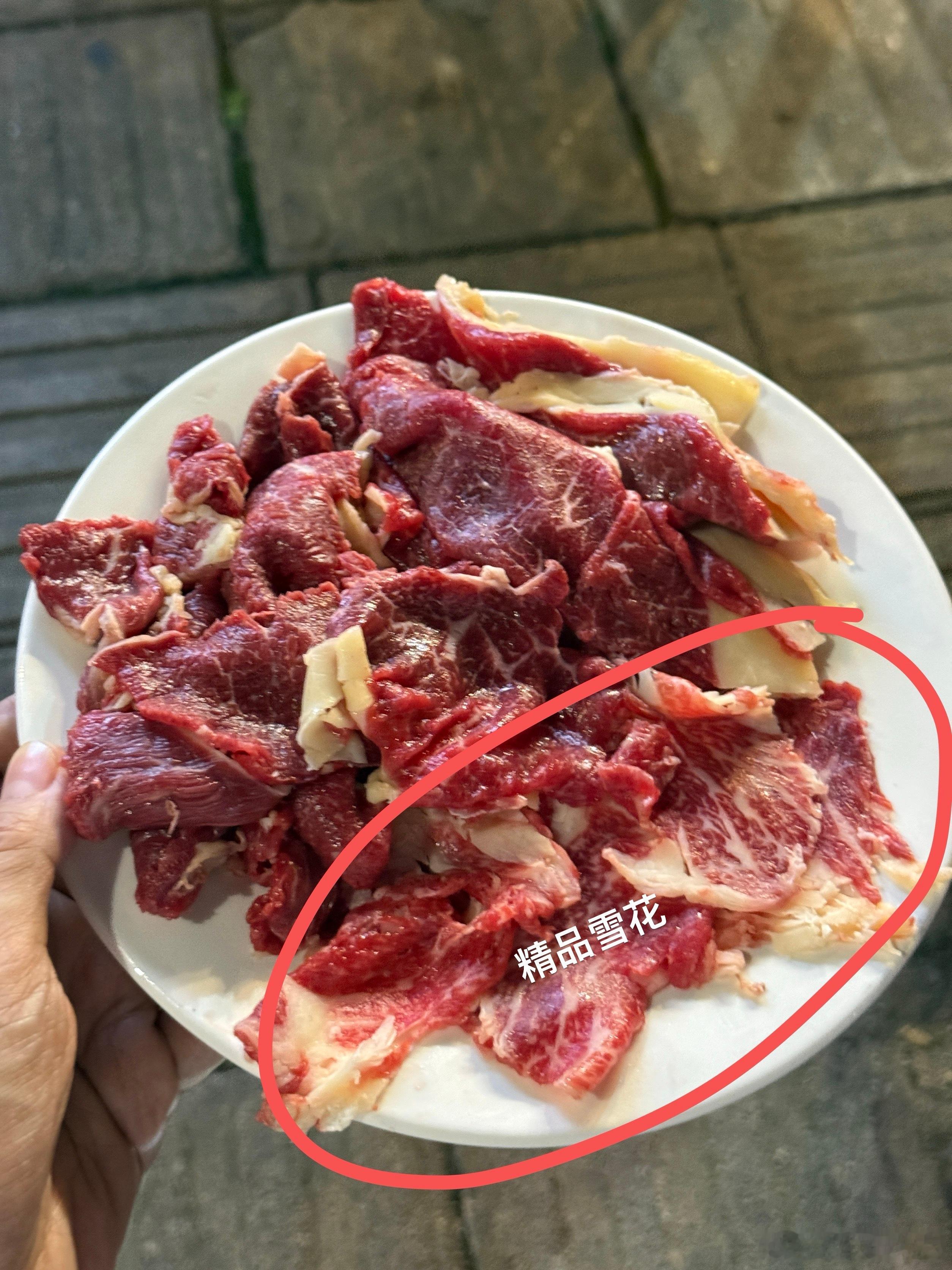 来凯里吃晚饭，上次在凯里吃的酸汤一般，这次想着再试一下好了。来之前就看到点评说老