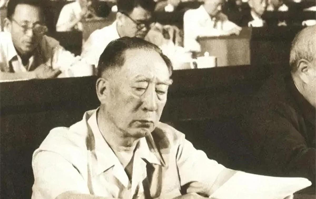北平解放之后，华北局领导班子组建，薄一波任主要负责人，六位委员分别是谁呢？
19