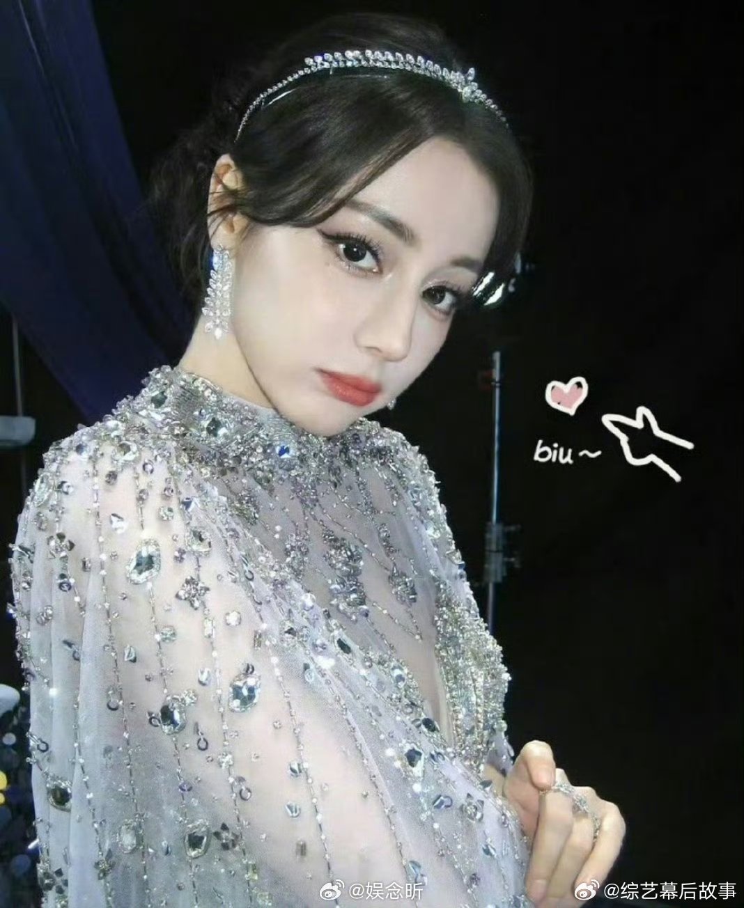 刘宇宁把迪丽热巴当妹妹宠你好星期六 谁磕到了！刘宇宁对迪丽热巴的照顾也太温柔了，