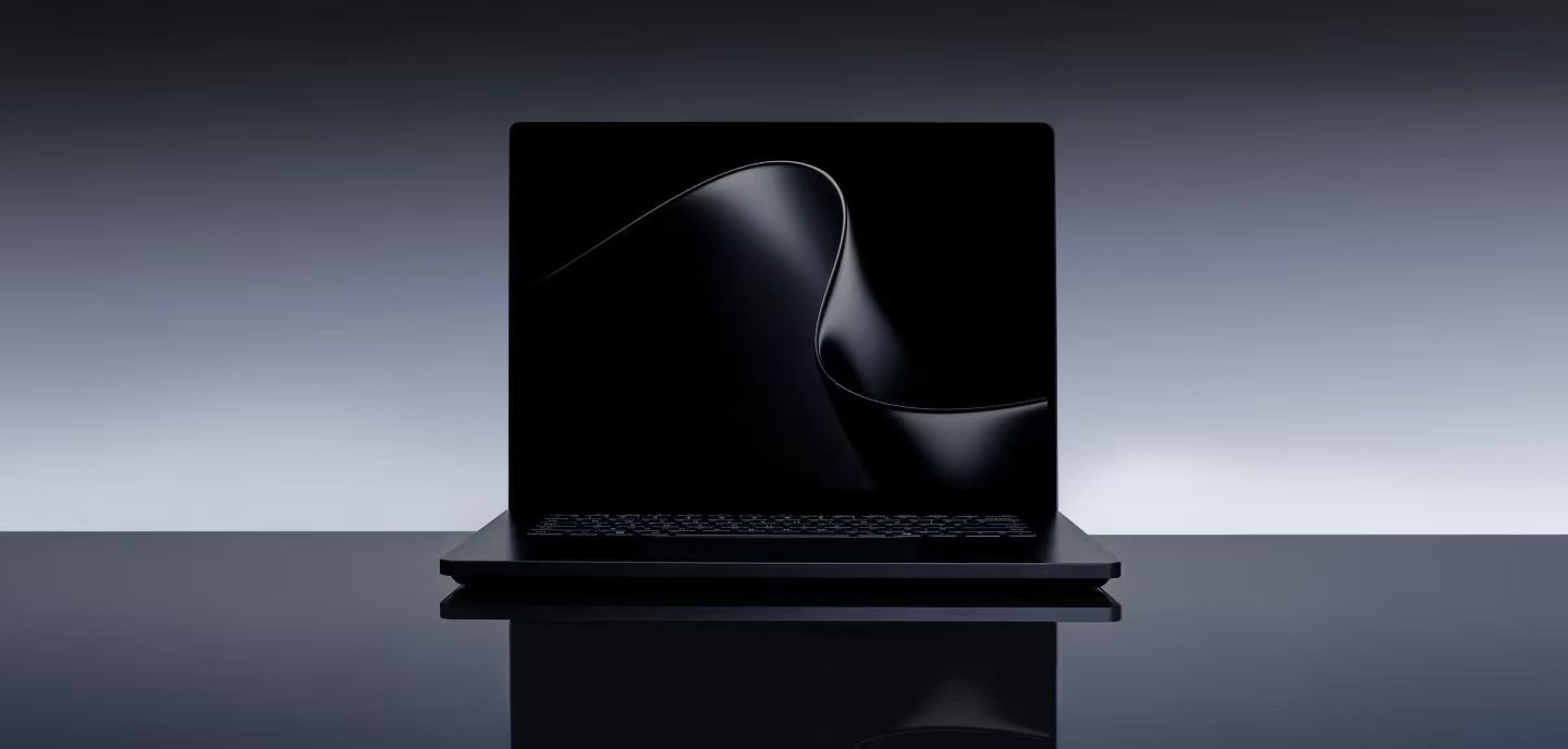 全新Surface Laptop Ultra，搭载英伟达联合联发科推出的 RTX