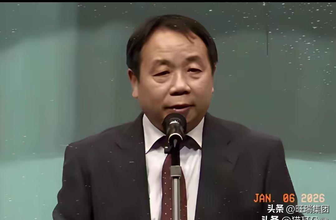 可以离乡背井，隐姓埋名，
然不忘根本，这家伙就是一个“汉奸……”