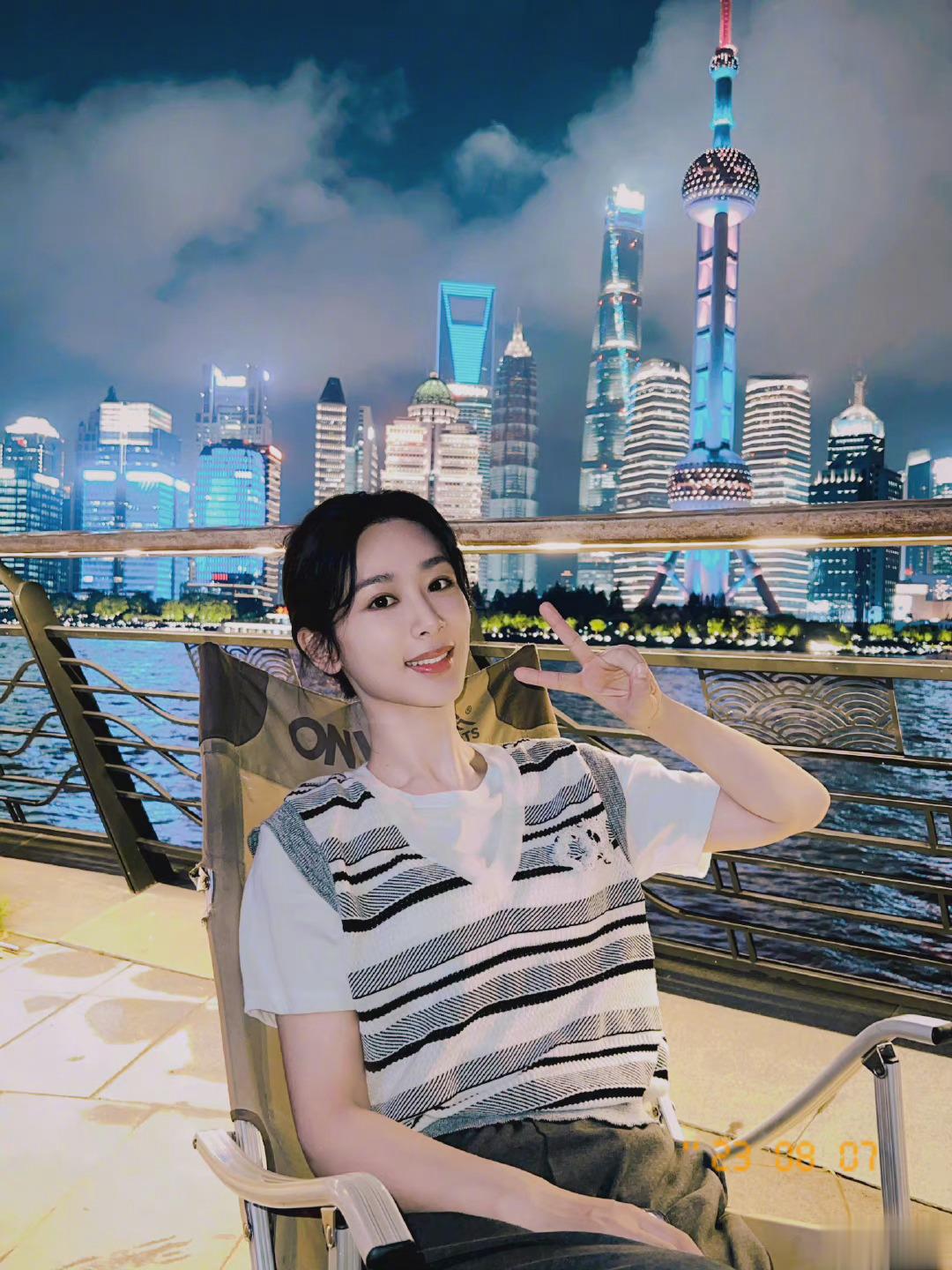 #杨紫[超话]##杨紫小夭# [心]#杨紫长相思# 努力生活，努力面对每一天的挑