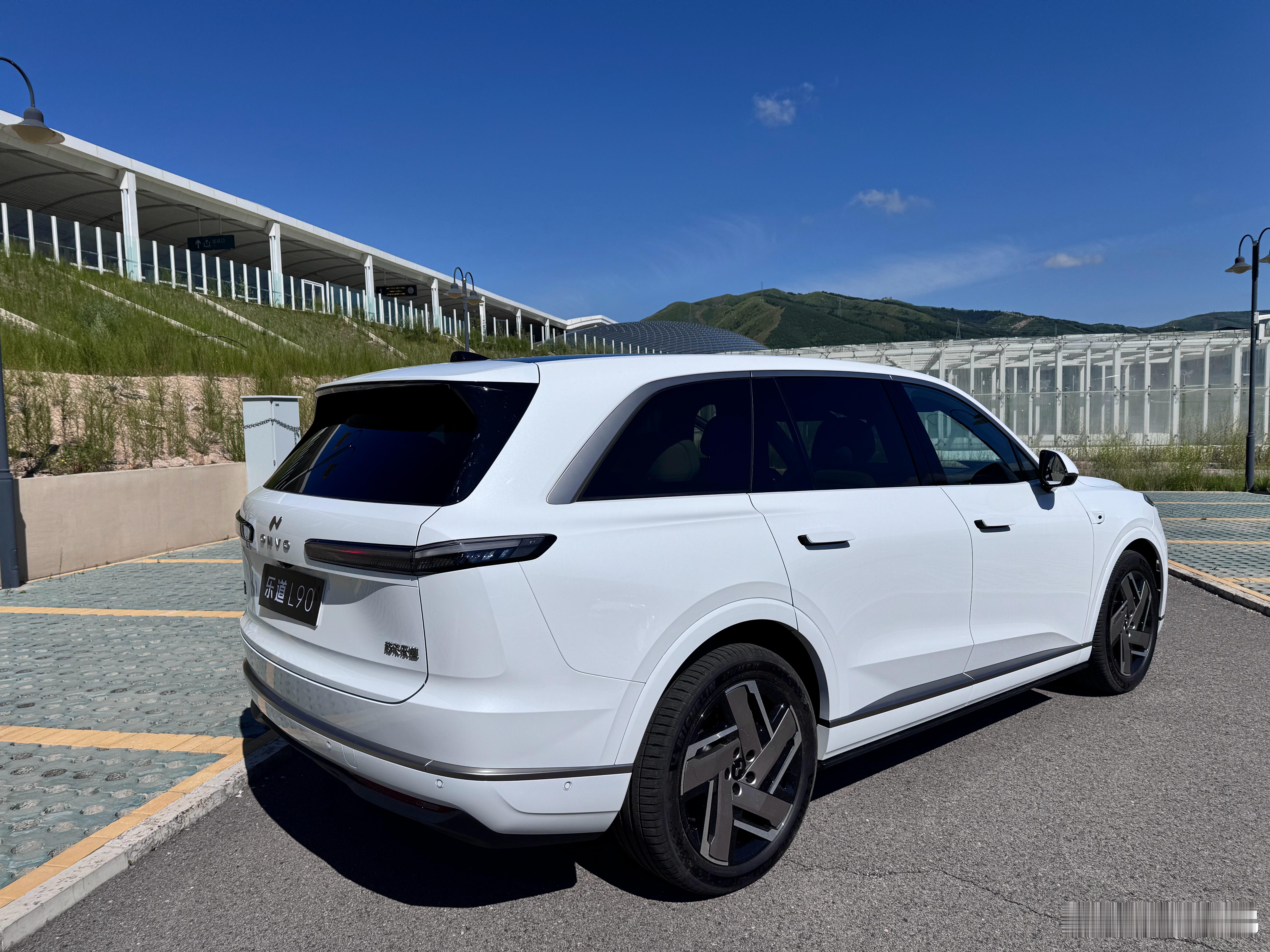 拍🚗如同取经，赶紧拍[允悲][允悲]蔚来乐道l90大三排suv空间奇迹电动兄弟