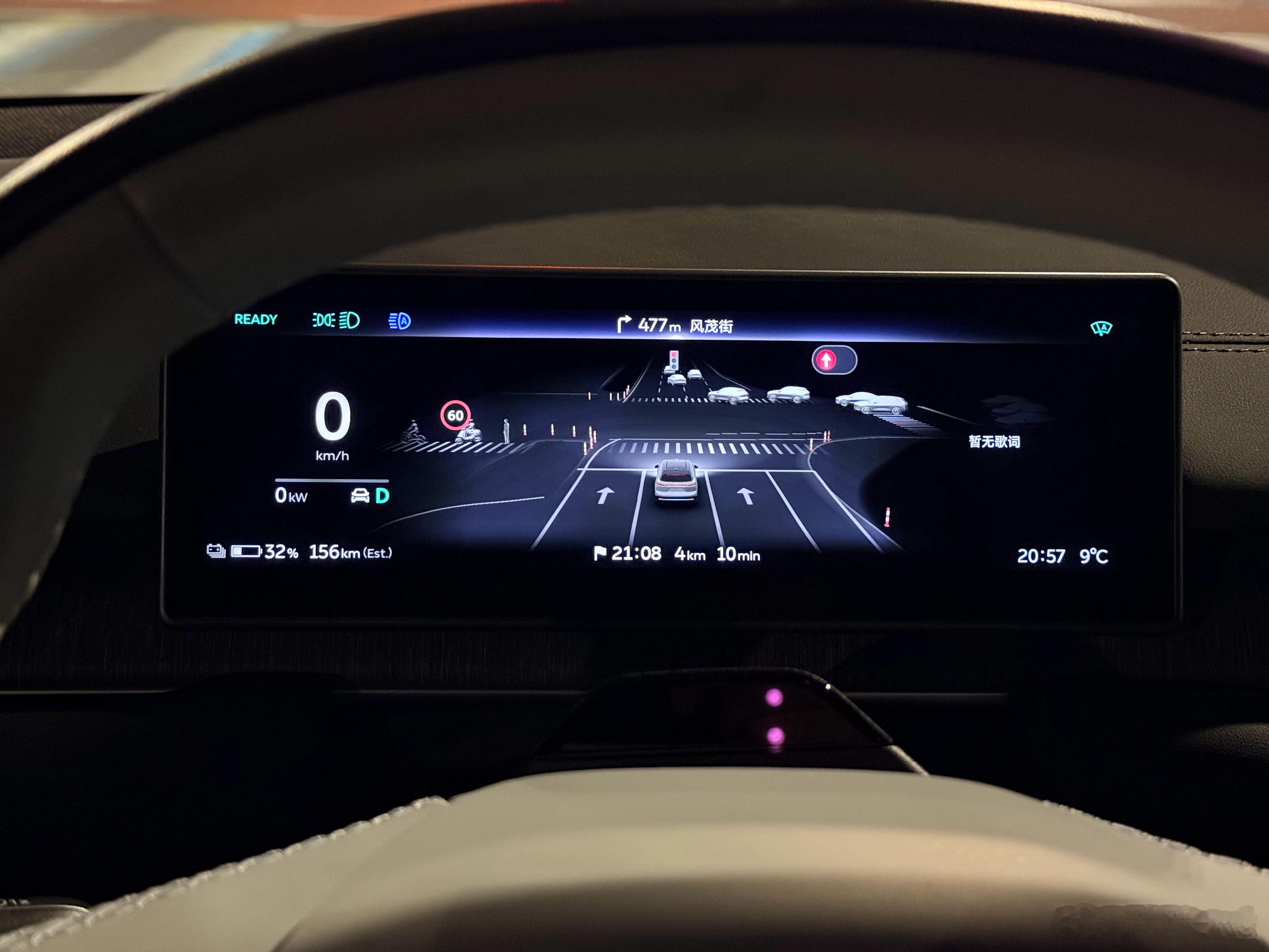 蔚来智驾前一段时间我还感觉垃圾呢，并行拐弯都不会，这几天图三又好了？有OTA过吗