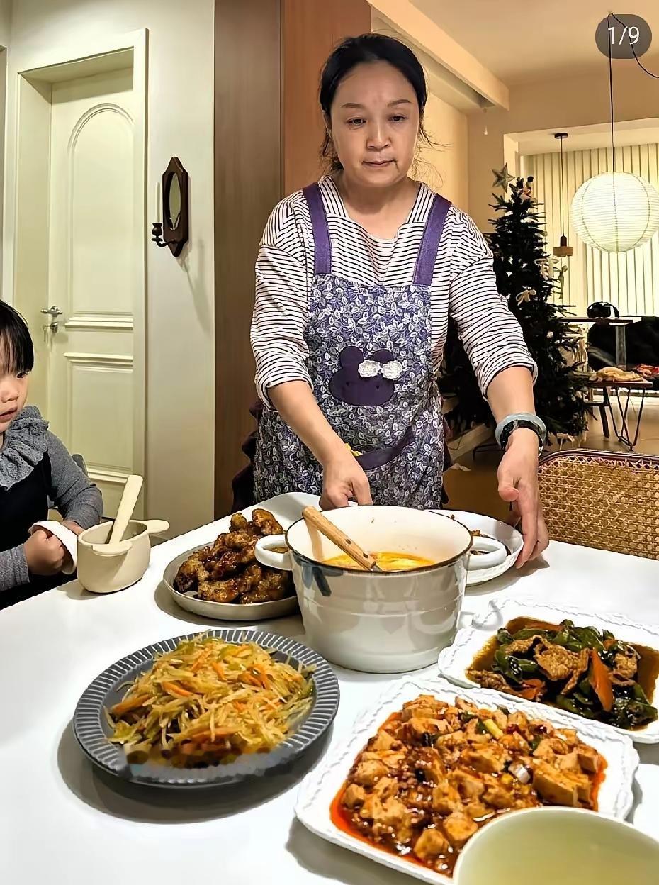 住家和不住家保姆有点不一样
       住家与不住家保姆的区别尤为显著。住家保