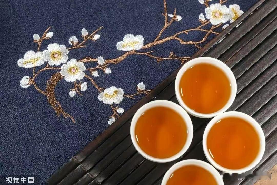 陈寅恪言：“华夏民族之文化，历数千载之演进，造极于赵宋之世”

宋代的＂点茶＂，