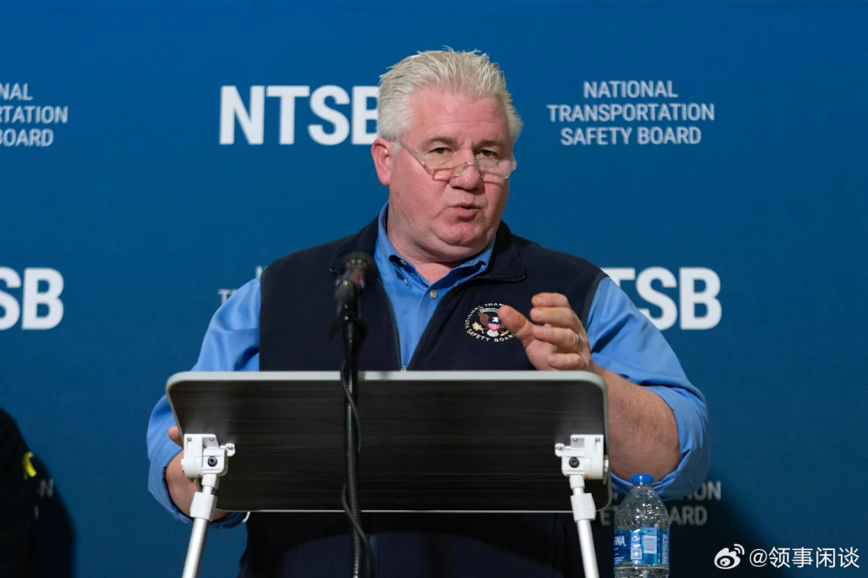 【美国国家运输安全委员会成员称，他被特朗普政府无故解雇】[答案简单得很：忠诚度]