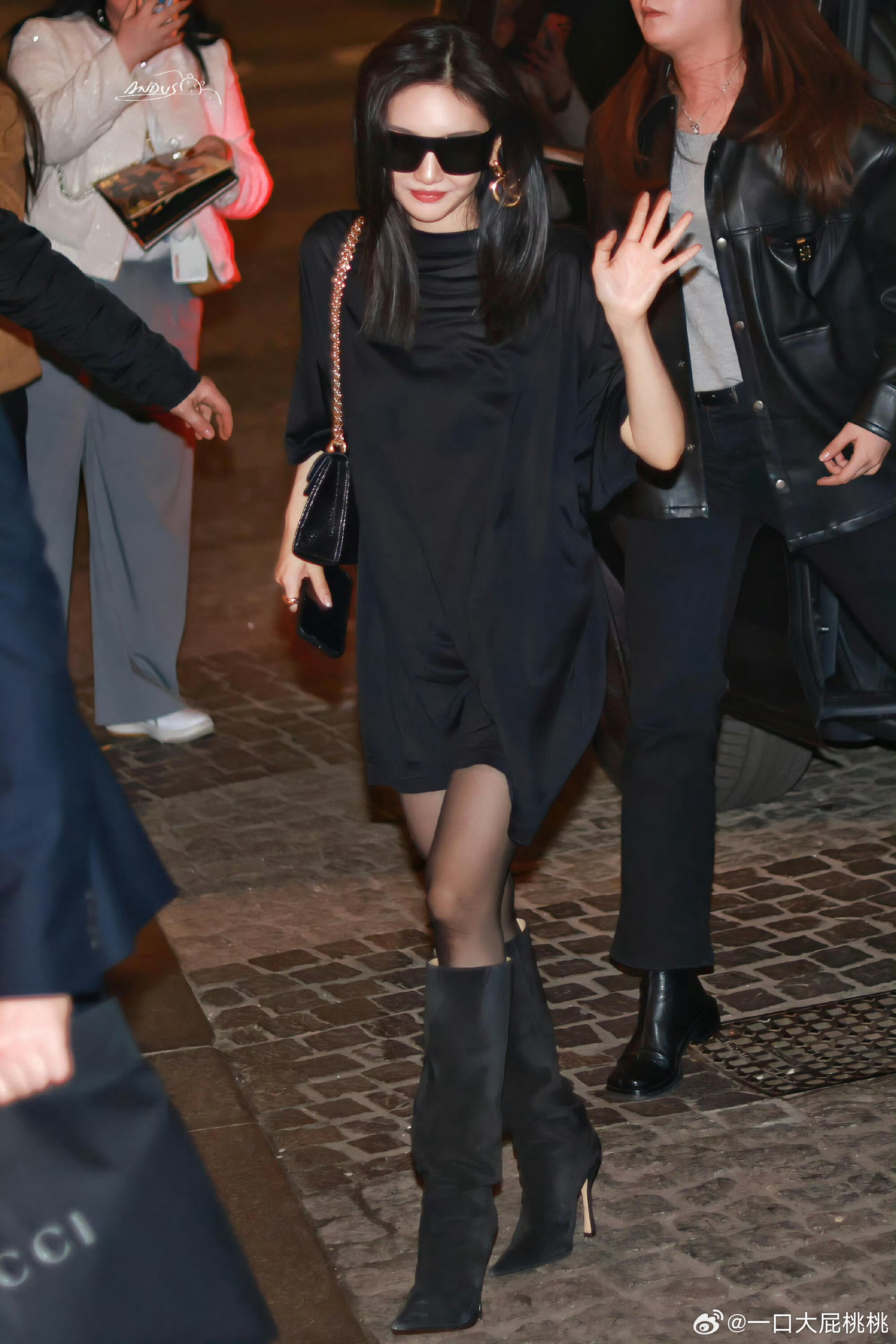 宁艺卓Gucci 晚宴下班，黑超真是个好配饰，戴上立马星味儿十足Gucci大秀米