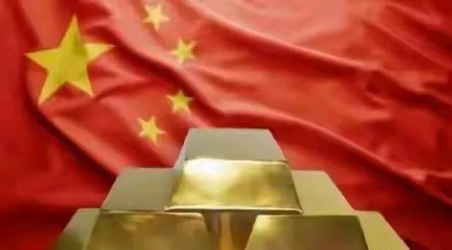 俄乌冲突持续了三年半，期间世界局势发生了深刻变化，特别是在金融与国际储备方面。近