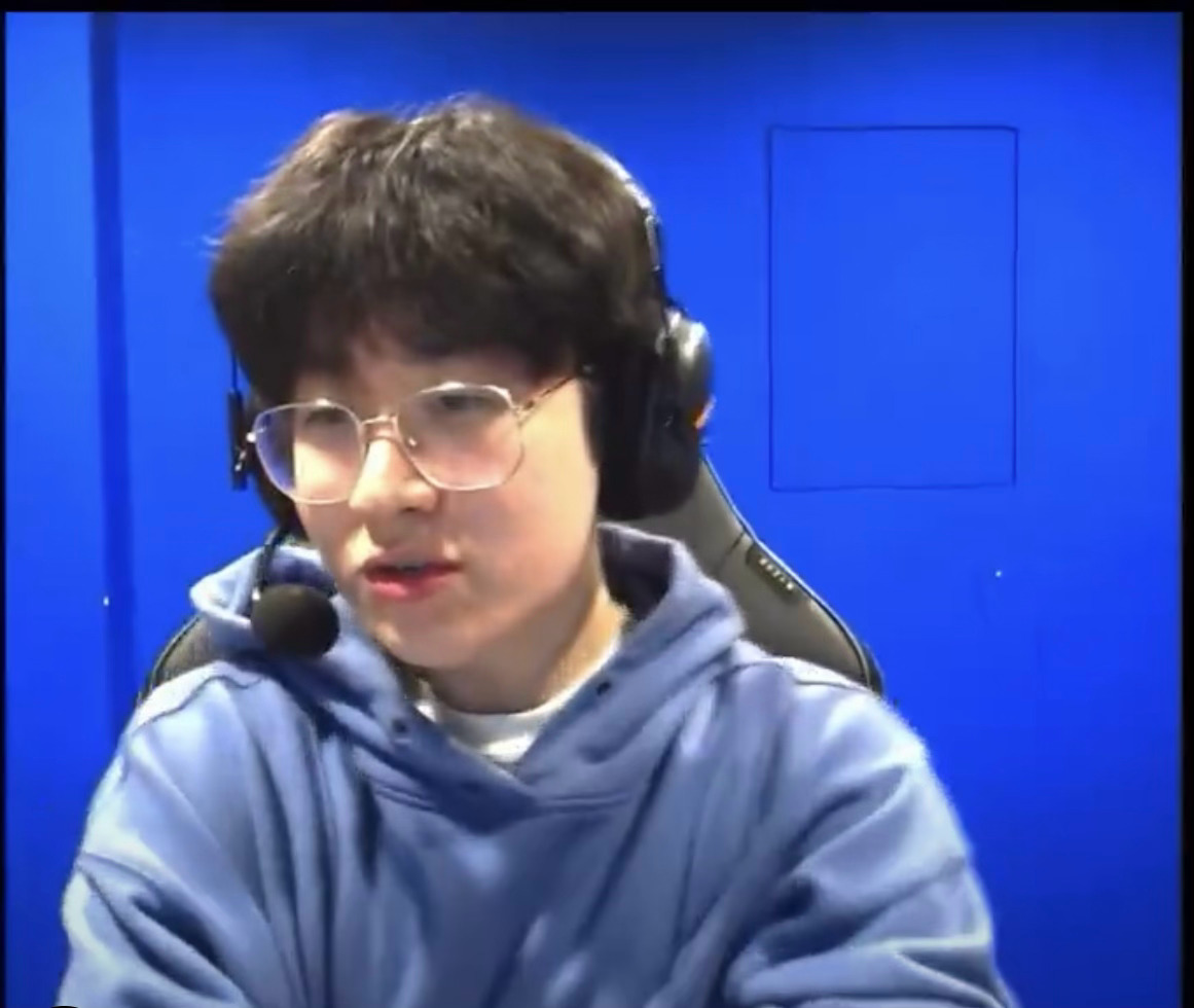 ⚡️现在还没和选手们正式见面呢，毕竟还在放假，所以……不管是教练还是选手，都还没