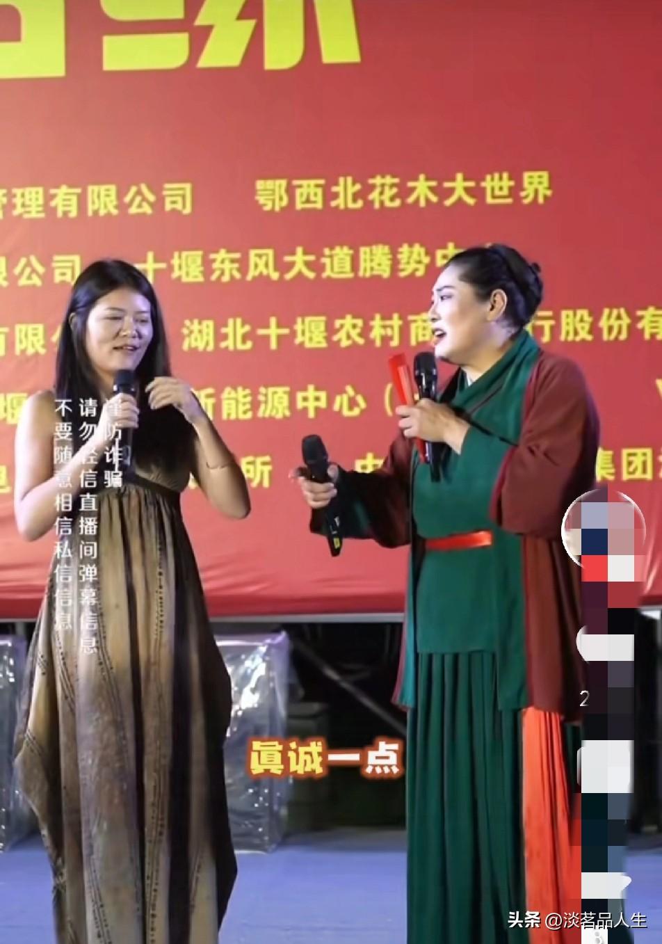 王婆真敢说，一句话把老捞女说的只能尴尬的笑笑。

在“王婆相亲”的现场，来了一位