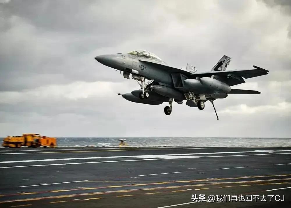 美国“福特号”航母拦阻器结构，细节清晰。
该“先进拦阻装置”体积更小，能耗更少，