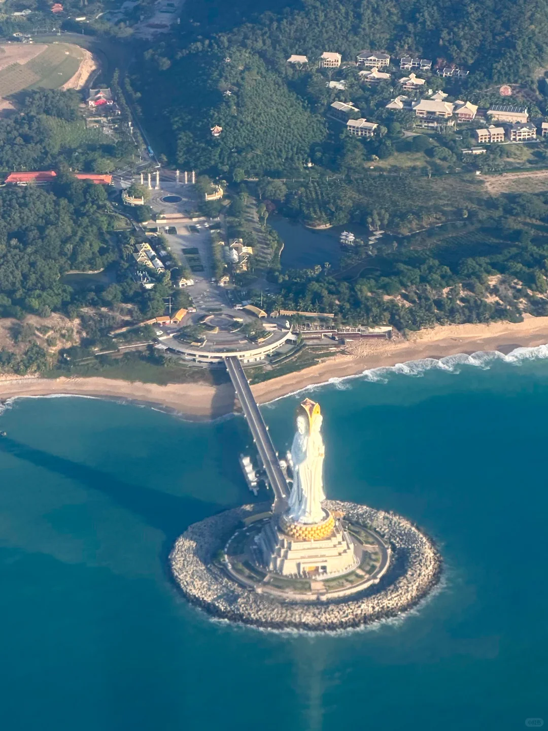 到三亚了✈️飞机上看到了南海观音🙏见者好运