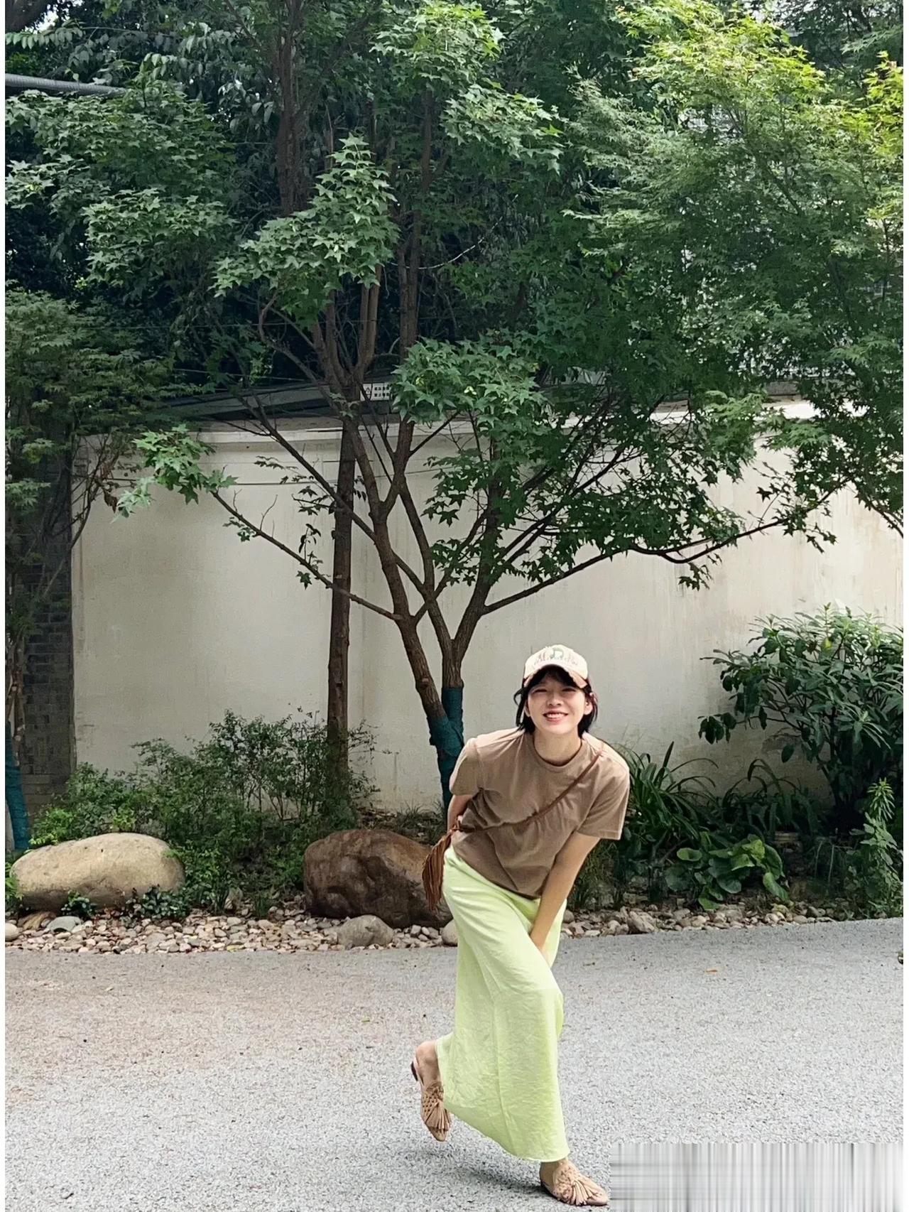 多巴胺彩色穿搭｜夏季就要穿的明亮些[呲牙]
       