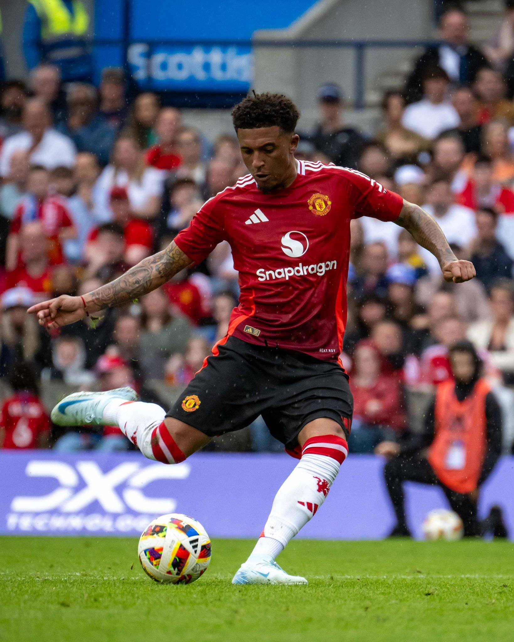 曼联官方推特：桑乔今天26岁了！🎈曼联