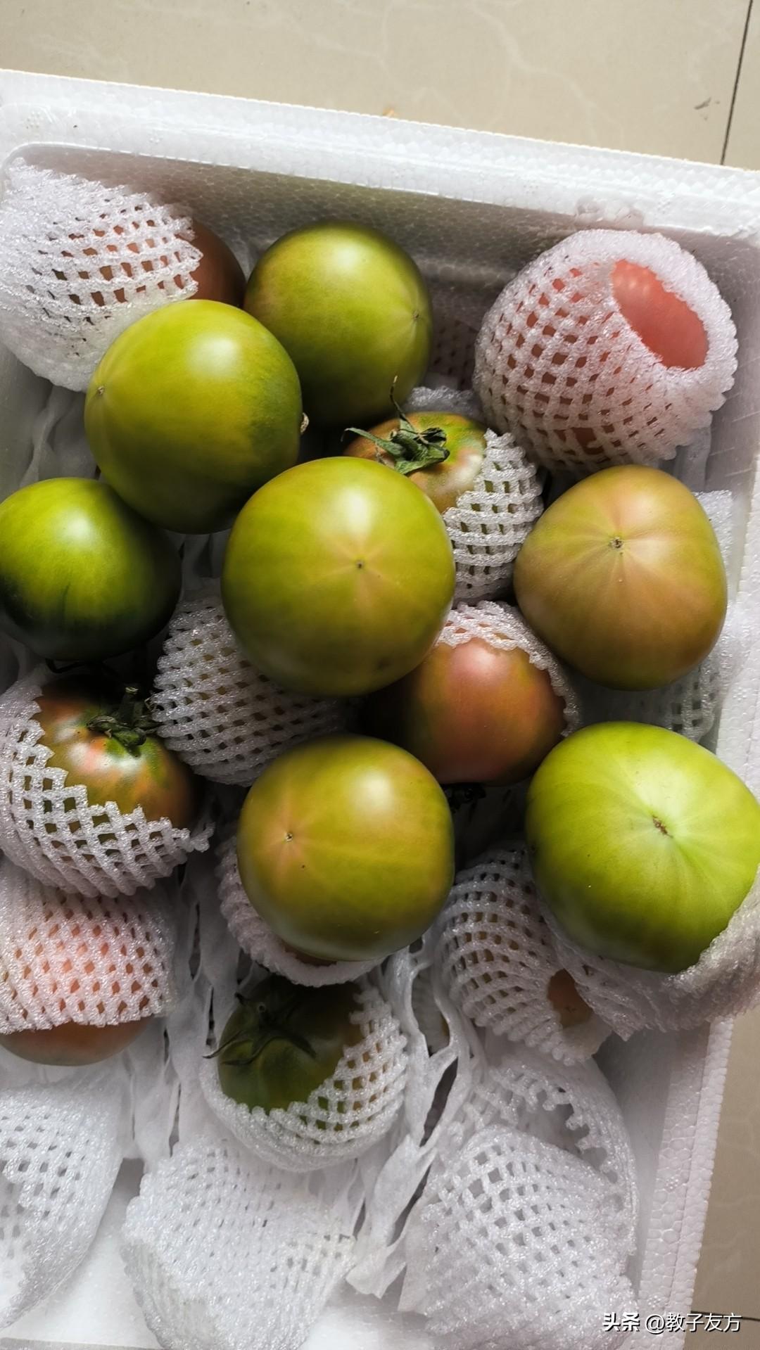 这是学校食堂里面的饭菜，看着让人心疼的巨大浪费[捂脸][捂脸][捂脸][捂脸][