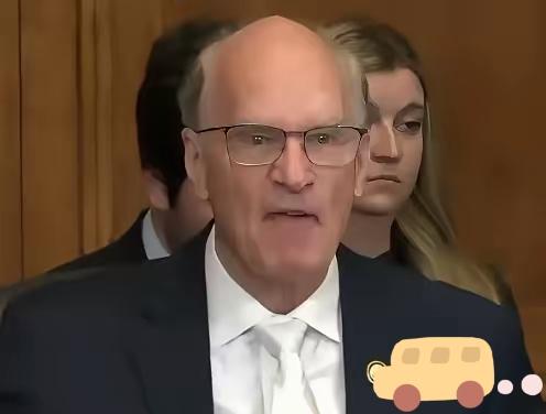 美国参议员比尔·基廷称，乌克兰交出世界第三大核武库时，美国向乌克兰做出了保护承诺