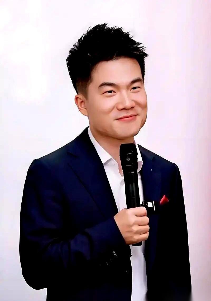 你信不信？毁掉一个普通家庭砸锅卖铁供出来的孩子，根本不需要什么大灾大难。
一部连