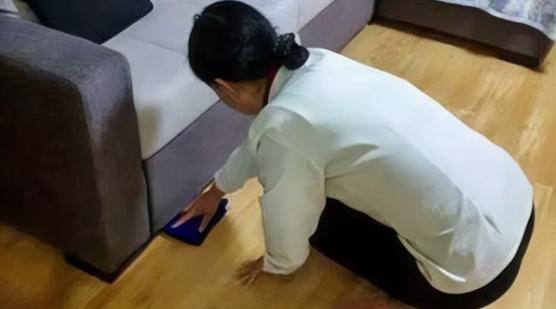 “天降大锅！”湖南，一女保姆趁雇主不在家，将男友喊到雇主家约会，两人情到深处发生