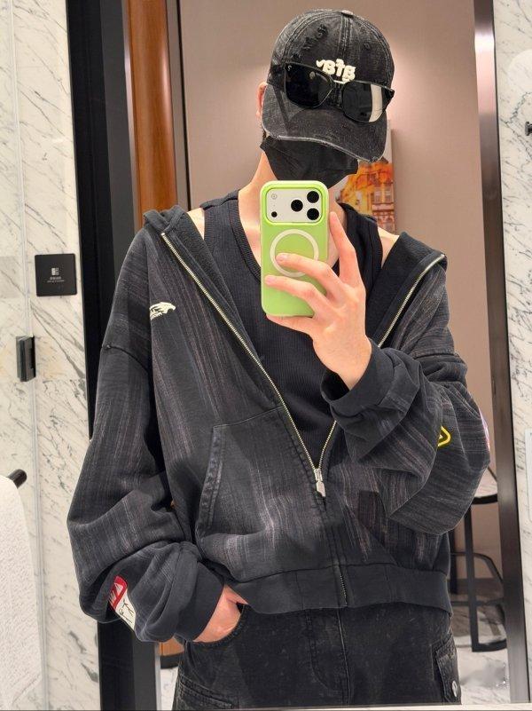 到了澳门把衣服穿好！ 