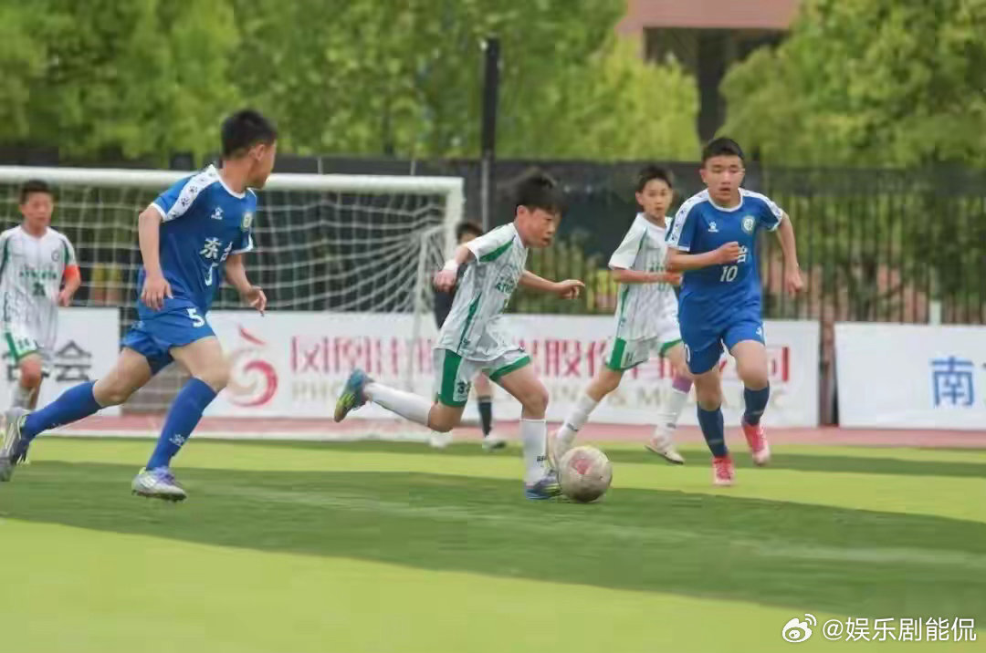 南京空翻哥之父谈儿子走红点球绝杀靠的是技术，爆红后婉拒商业活动靠的是格局。这一家