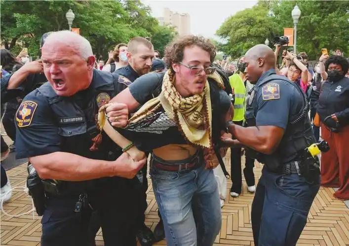 美国爆发大规模反战活动
抗议美国卷入
中东战争

近期，美国多个大城市爆发了大规