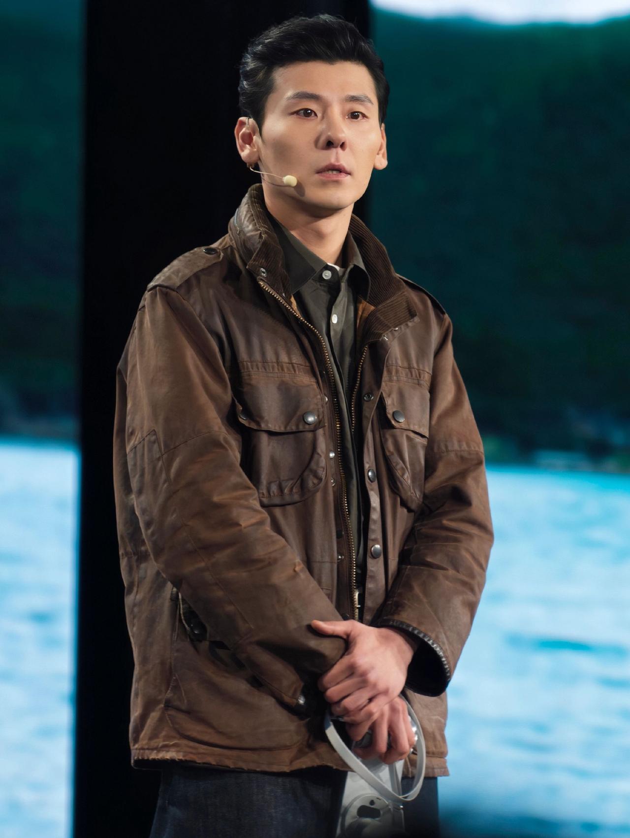 昨天蒋奇明空降vivo新品发布会，用vivoX300Ultra专业V单 +400