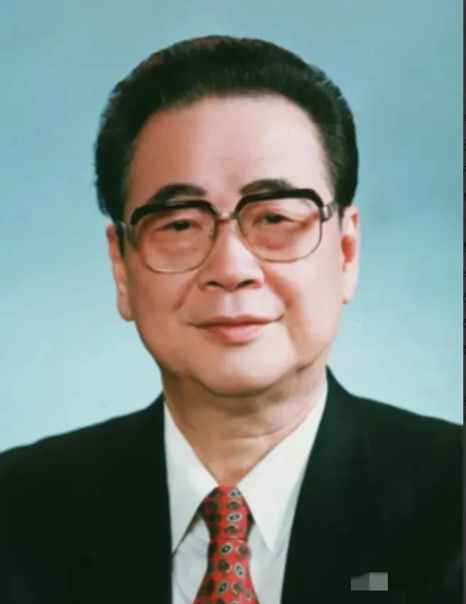 1981年，电力部一些老同志联名向中央反映，对李鹏出任部长表示担忧。他们认为这位