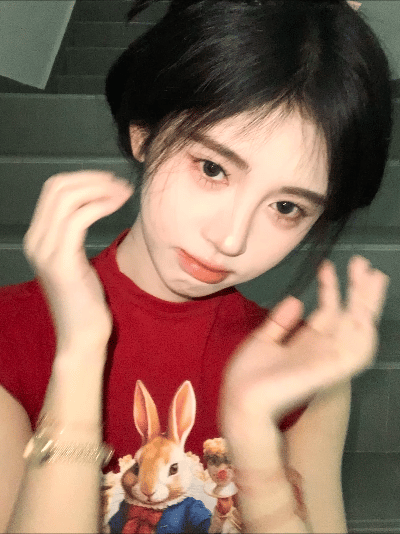 鞠婧祎20万红包不是吧，居然发了20万，明星都好有钱，明星红包多来点啊，根本抢不