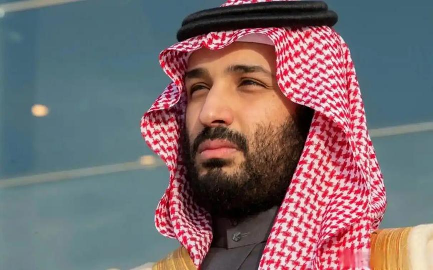 沙特正在权衡，要不要直接下场参战。其实阿拉伯国家，尤其是海湾国家，对伊朗的仇恨，