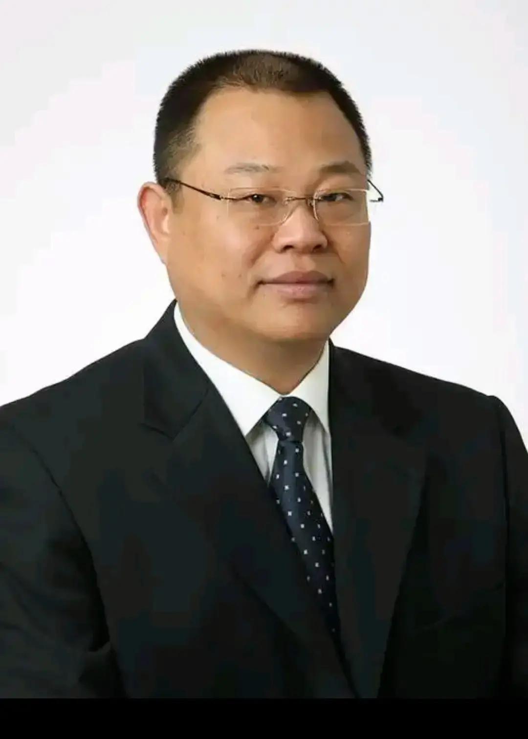 央视拒播的剧，收视却爆了了！
 
去年《艰难的制造》被卡三个月，正午阳光只好先送